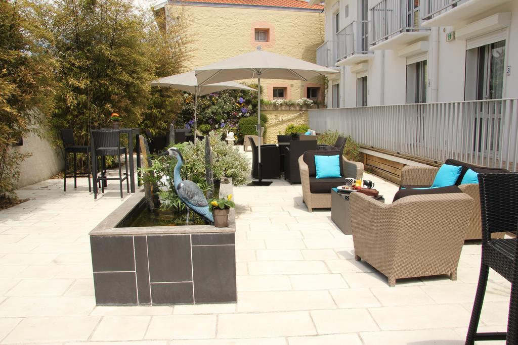 Hotel De La Plage Saint-Palais-sur-Mer Exteriör bild